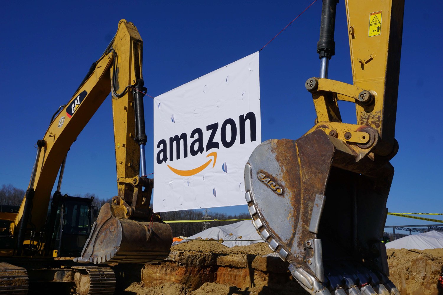 Amazon Unveils New 1,000Job Memphis Plant News Tennessee