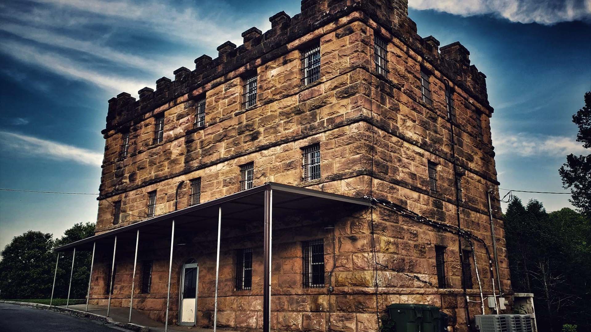 18 of the Spookiest Ghost Towns in America - Most Haunted Places